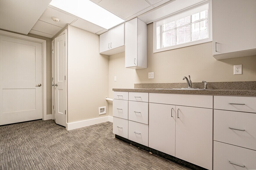 2173 Eastview Ave, Louisville, KY à louer - Photo intérieure – Image 3 sur 7