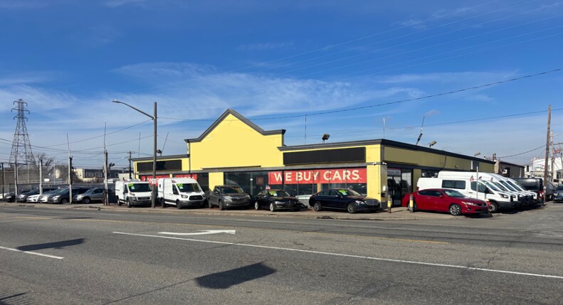 553 Burnside Ave, Inwood, NY à louer Photo principale– Image 1 sur 7