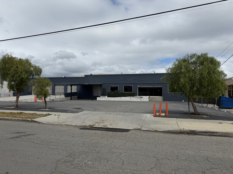 9000 Bellanca Ave, Los Angeles, CA à vendre - Photo de l’immeuble – Image 2 sur 5