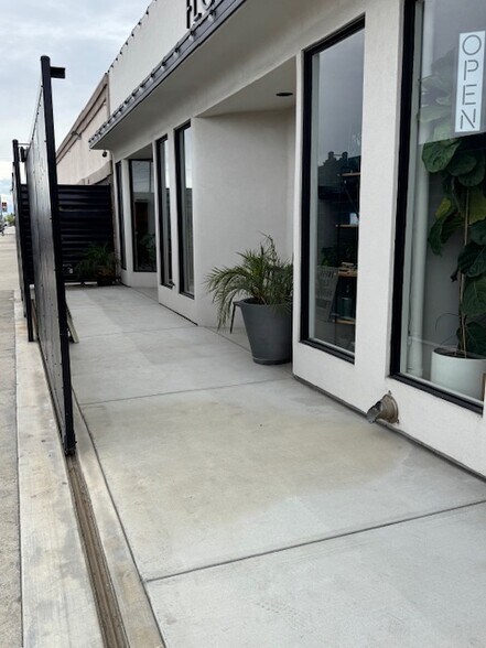 407-413 E 19th St, Bakersfield, CA à vendre - Photo de l’immeuble – Image 2 sur 10