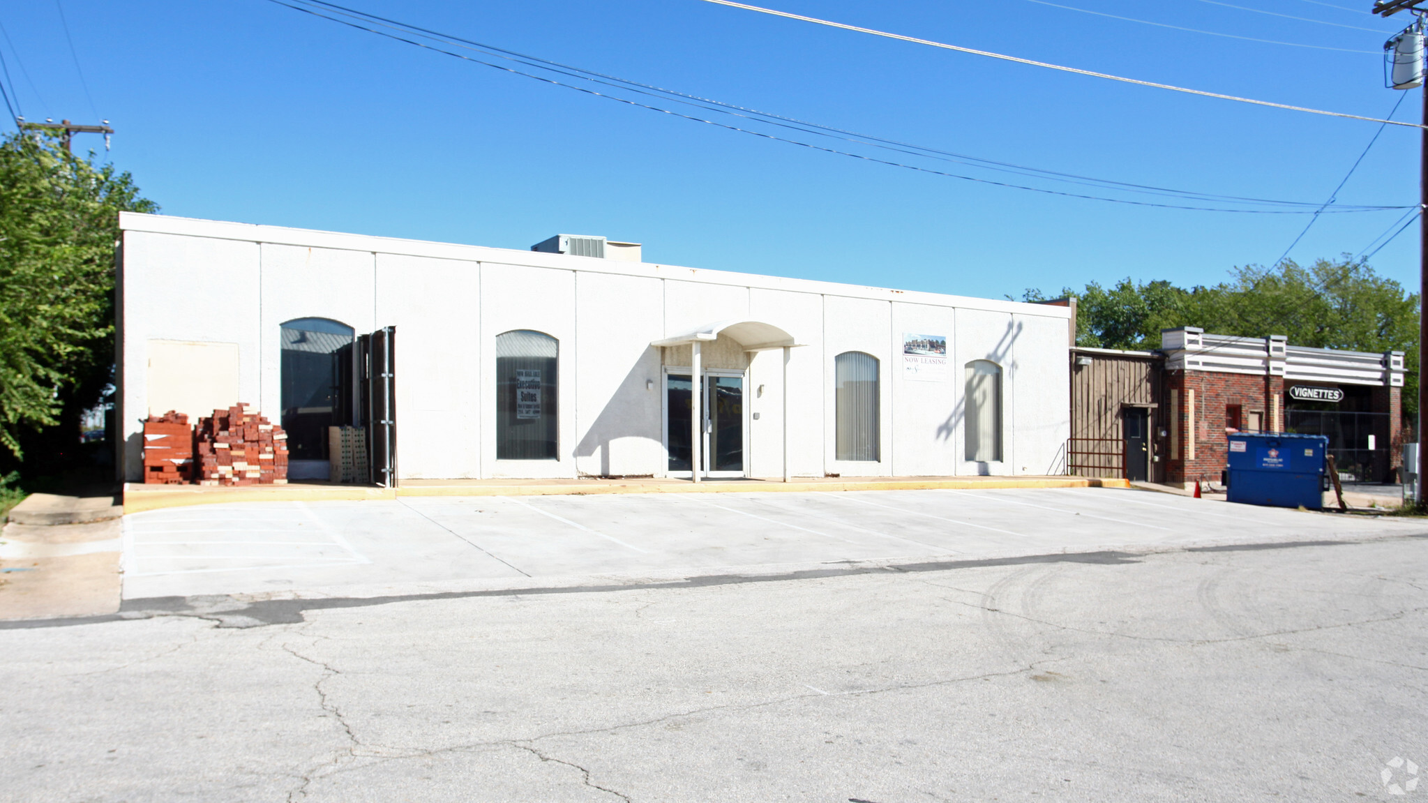 520 S Main St, Grapevine, TX à louer Photo de l’immeuble– Image 1 sur 13