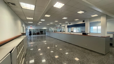 2544 Borough Pl, Woodside, NY à louer Photo intérieure– Image 1 sur 6