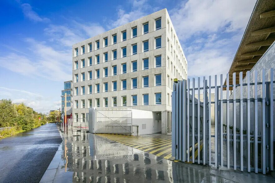 Bureau dans Nantes à louer - Photo de l’immeuble – Image 1 sur 11