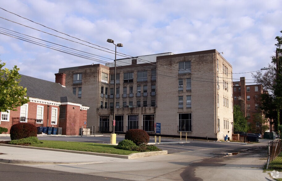 7603 Georgia Ave NW, Washington, DC à louer - Photo de l’immeuble – Image 2 sur 2