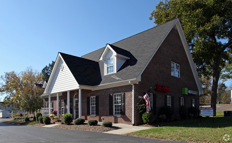 288 East St, Pittsboro, NC à louer - Photo de l’immeuble – Image 2 sur 3