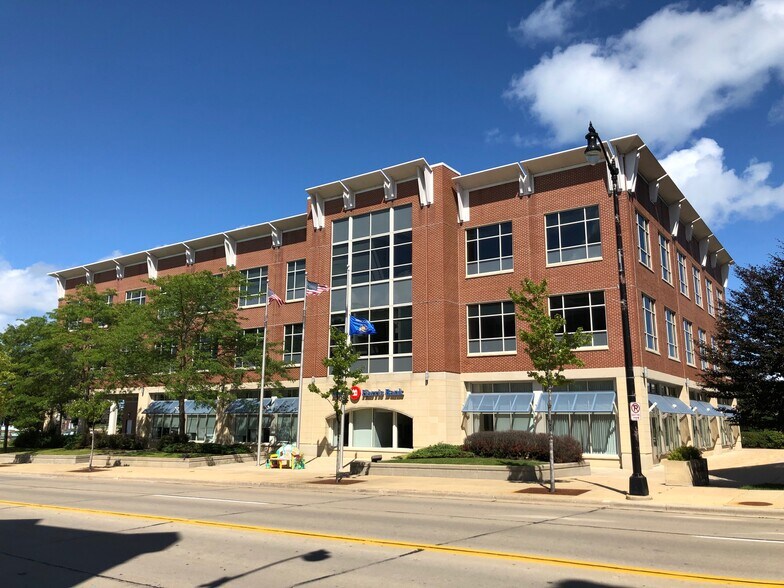 1 Main St, Racine, WI à louer - Photo de l’immeuble – Image 1 sur 4