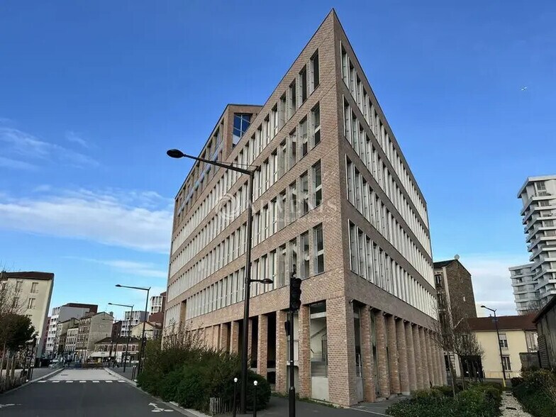 Bureau dans Ivry-sur-Seine à louer - Photo de l’immeuble – Image 1 sur 12