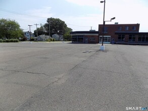151 East St, Plainville, CT à louer Photo intérieure– Image 2 sur 12