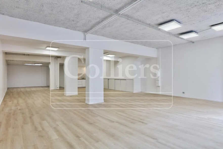 23 Rue Dombasle, Paris à louer - Photo de l’immeuble – Image 2 sur 7