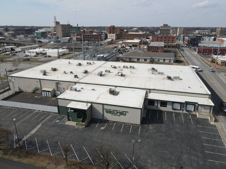400-500 Grand Ave, Joplin, MO à louer - Photo de l’immeuble – Image 3 sur 44