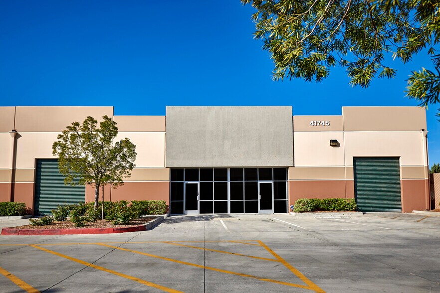 41745 Elm St, Murrieta, CA à vendre - Photo de l’immeuble – Image 3 sur 5