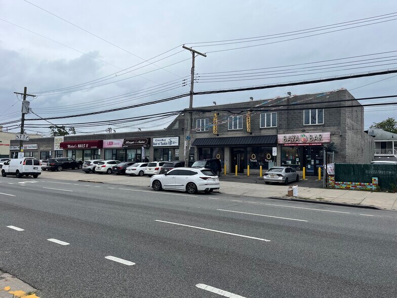 164-24-48 Cross Bay Boulevard, Howard Beach, Howard Beach, NY à vendre - Photo de l’immeuble – Image 3 sur 7