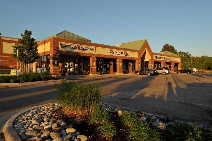 2045-2129 W South Blvd W, Troy, MI à louer - Photo de l’immeuble – Image 2 sur 6