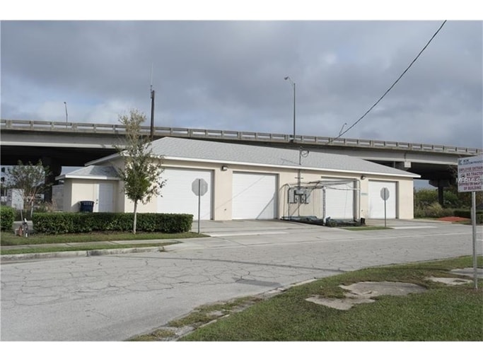 1067 Magnolia Ave, Auburndale, FL à louer - Photo de l’immeuble – Image 2 sur 11