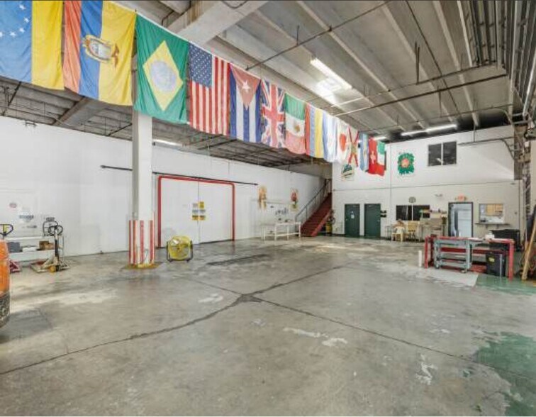 1500 NW 96th Ave, Doral, FL à vendre - Photo intérieure – Image 3 sur 8