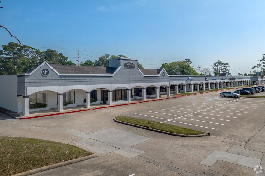 351-403 Greens Rd, Houston, TX à louer - Photo de l’immeuble – Image 2 sur 4