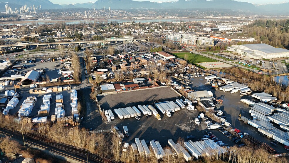 10860 125 Street, Surrey, BC à louer - Photo de l’immeuble – Image 3 sur 10