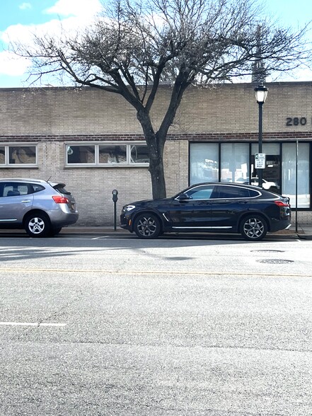280 Merrick Rd, Lynbrook, NY à louer - Photo de l’immeuble – Image 2 sur 7