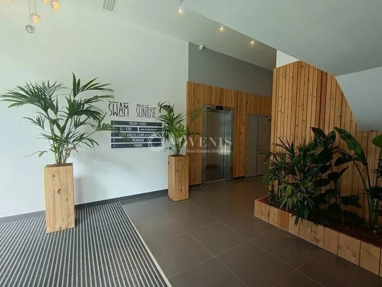 Bureau dans Lille à louer - Hall d’entrée – Image 2 sur 8