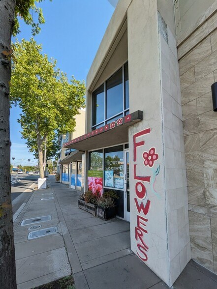 2237 El Camino Real, Palo Alto, CA à vendre - Photo de l’immeuble – Image 3 sur 8