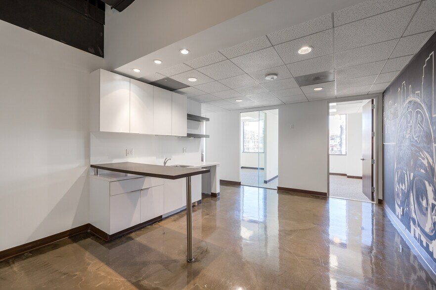 200 Pine Ave, Long Beach, CA à louer - Numérisation 3D Matterport – Image 2 sur 12