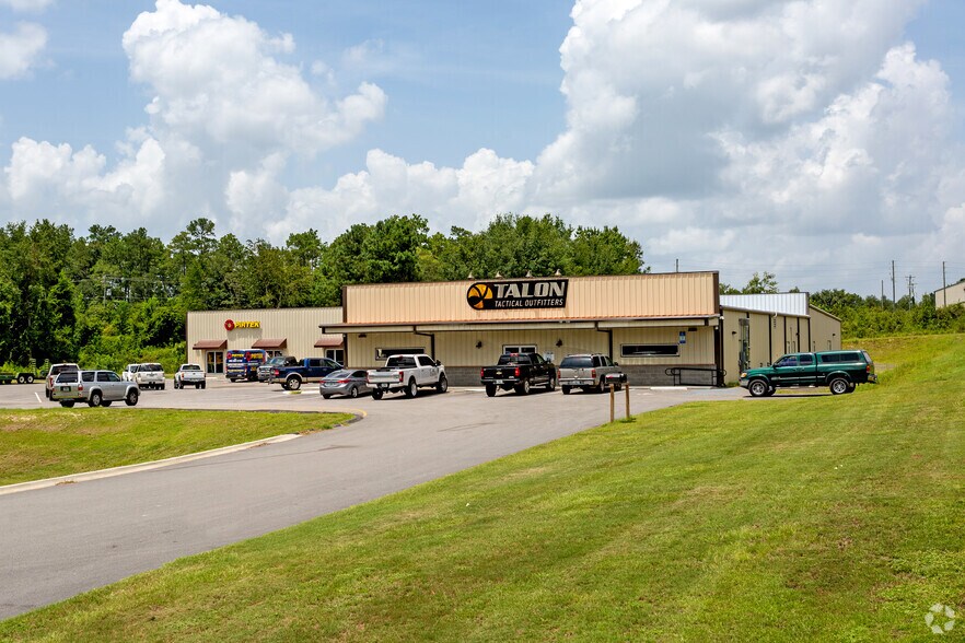 301 Commerce Blvd, Midway, FL à louer - Photo principale – Image 3 sur 8