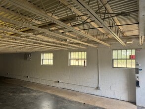 1105-1119 Coliseum Blvd, Greensboro, NC à louer Photo intérieure– Image 1 sur 2