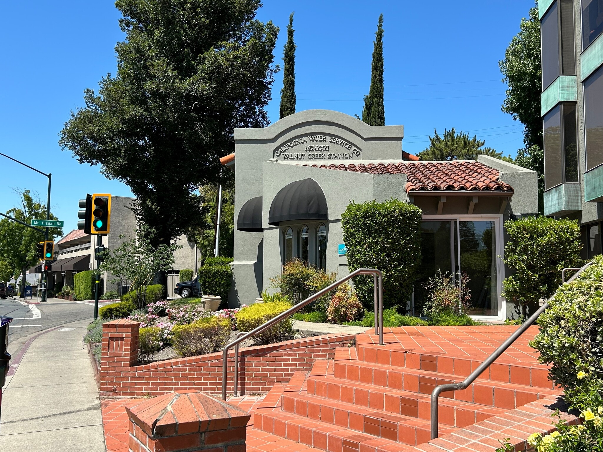 1200 Mt Diablo Blvd, Walnut Creek, CA à louer Photo intérieure– Image 1 sur 10