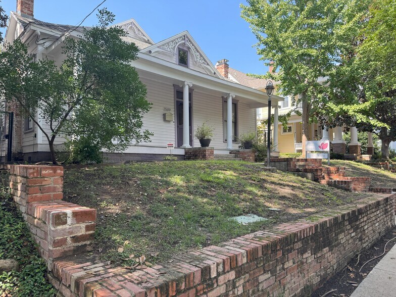 2509 Thomas Ave, Dallas, TX à louer - Photo de l’immeuble – Image 2 sur 11