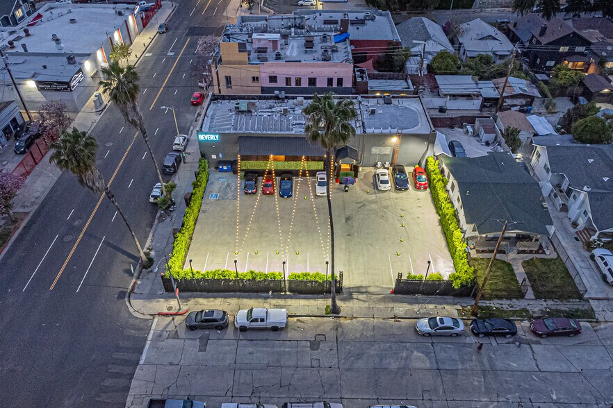 3211 Beverly Blvd, Los Angeles, CA à vendre - Photo de l’immeuble – Image 2 sur 30