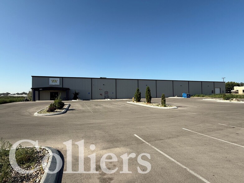 805 Parkcentre Way, Nampa, ID à louer - Photo de l’immeuble – Image 1 sur 6