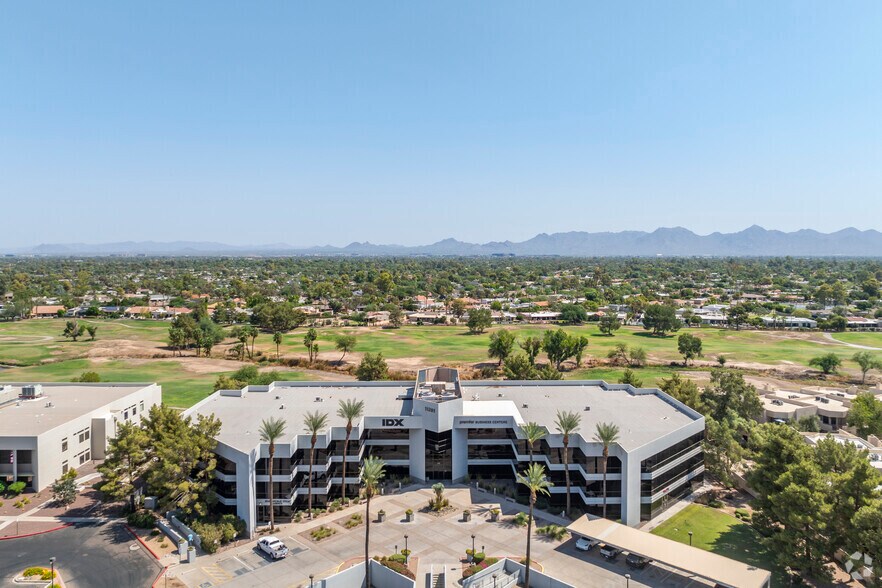 11201 N Tatum Blvd, Phoenix, AZ à louer - Photo de l’immeuble – Image 3 sur 5