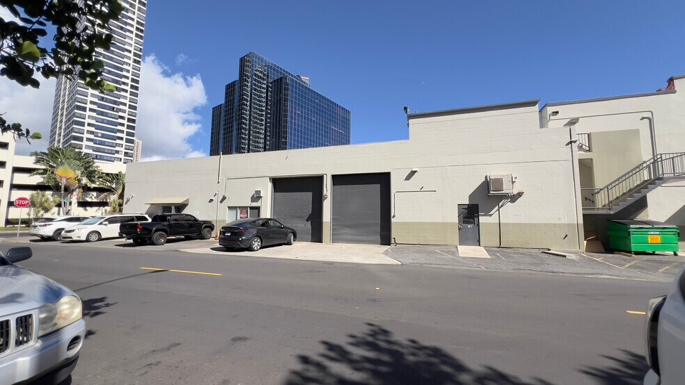 729 Emily St, Honolulu, HI à louer - Photo de l’immeuble – Image 2 sur 7