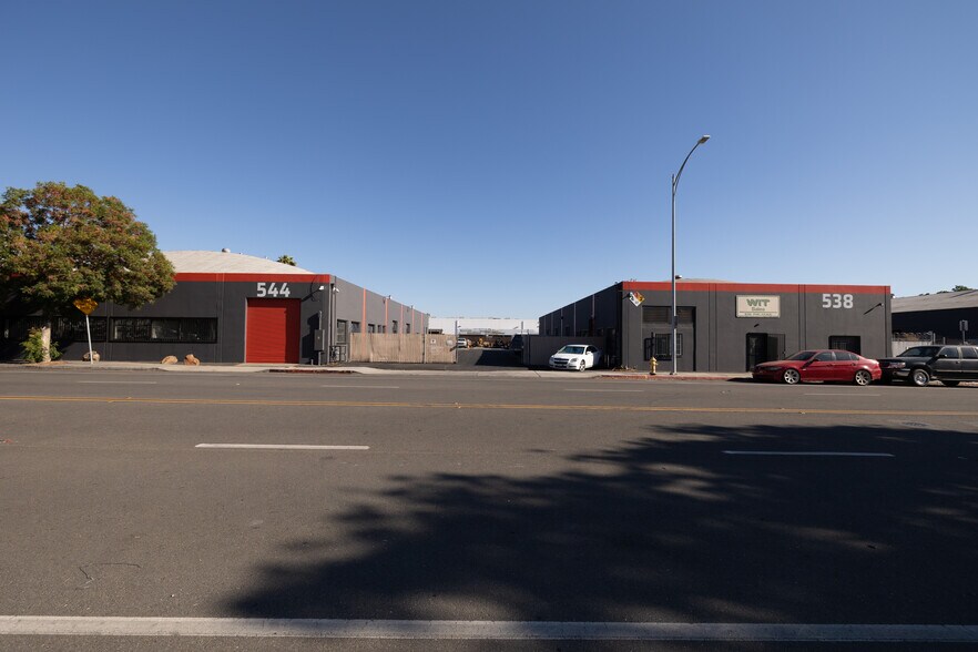 544 Phelan Ave, San Jose, CA à louer - Photo de l’immeuble – Image 3 sur 5