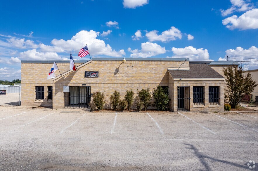 7222 NE Loop 410, San Antonio, TX à vendre - Photo de l’immeuble – Image 2 sur 17