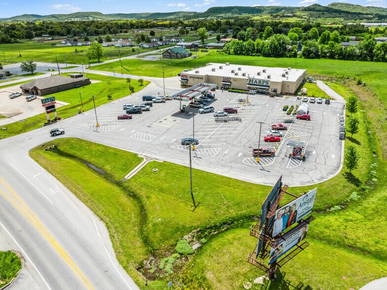 703 W Main St, Green Forest, AR à vendre - Photo de l’immeuble – Image 2 sur 5