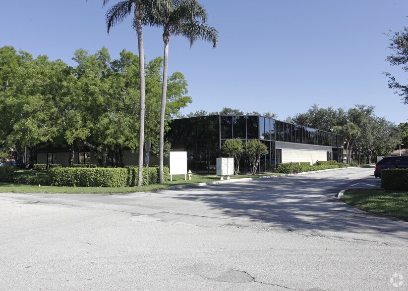 8001 SW 36th St, Davie, FL à louer - Photo de l’immeuble – Image 2 sur 9
