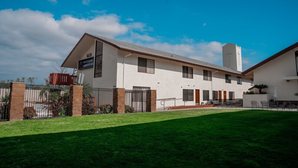 2780 E Wagner Ave, Anaheim, CA à louer - Photo de l’immeuble – Image 3 sur 30