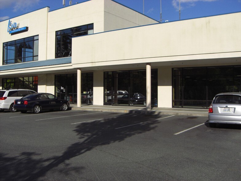 14130 Juanita Dr NE, Kirkland, WA à louer - Photo de l’immeuble – Image 3 sur 4