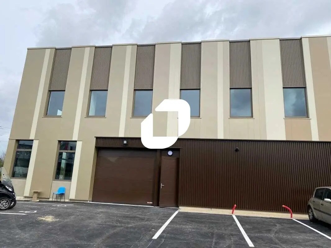 Local d'activités dans Gennevilliers à vendre Photo de l’immeuble– Image 1 sur 32