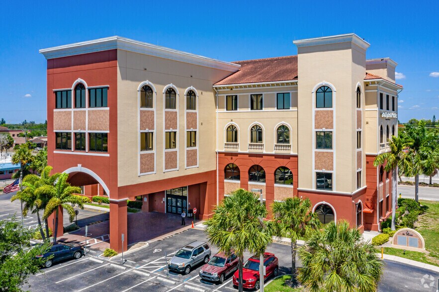 326 Del Prado Blvd, Cape Coral, FL à vendre - Photo de l’immeuble – Image 3 sur 11