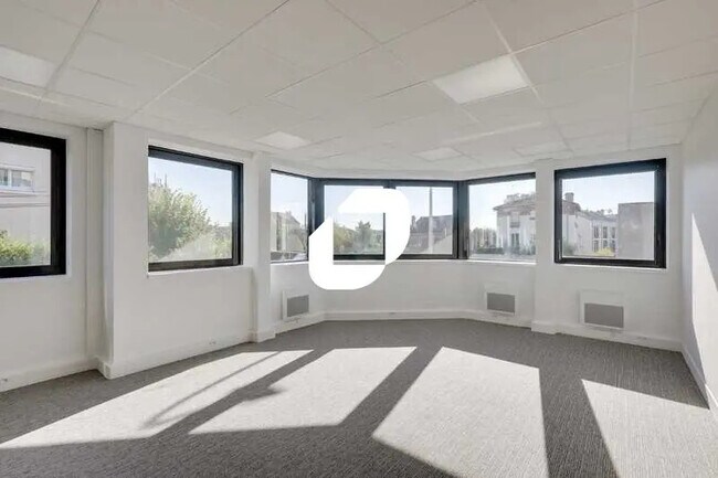 Plus de détails pour 46 Rue Auguste Blanqui, Gentilly - Bureau à louer