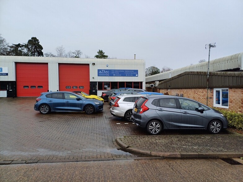 Eden Way, Leighton Buzzard à louer - Photo de l’immeuble – Image 2 sur 2