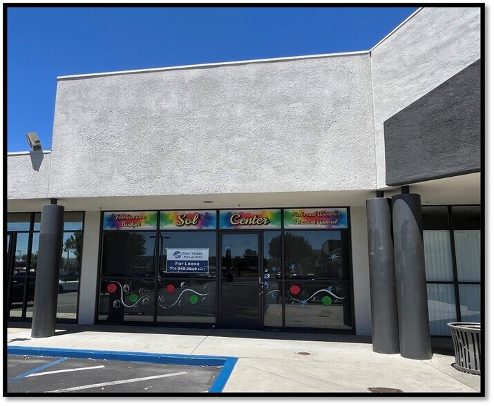 3330 E Florida Ave, Hemet, CA à louer - Photo de l’immeuble – Image 1 sur 10