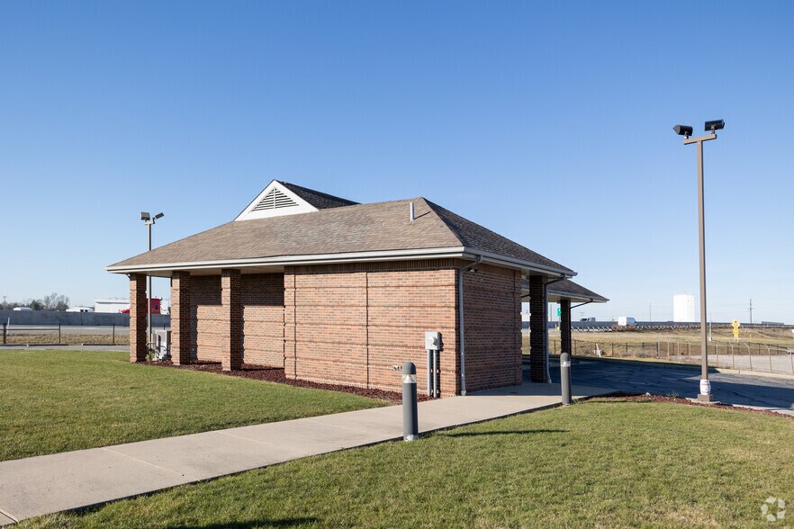 1700 Western Ave, Findlay, OH à louer - Photo de l’immeuble – Image 2 sur 9