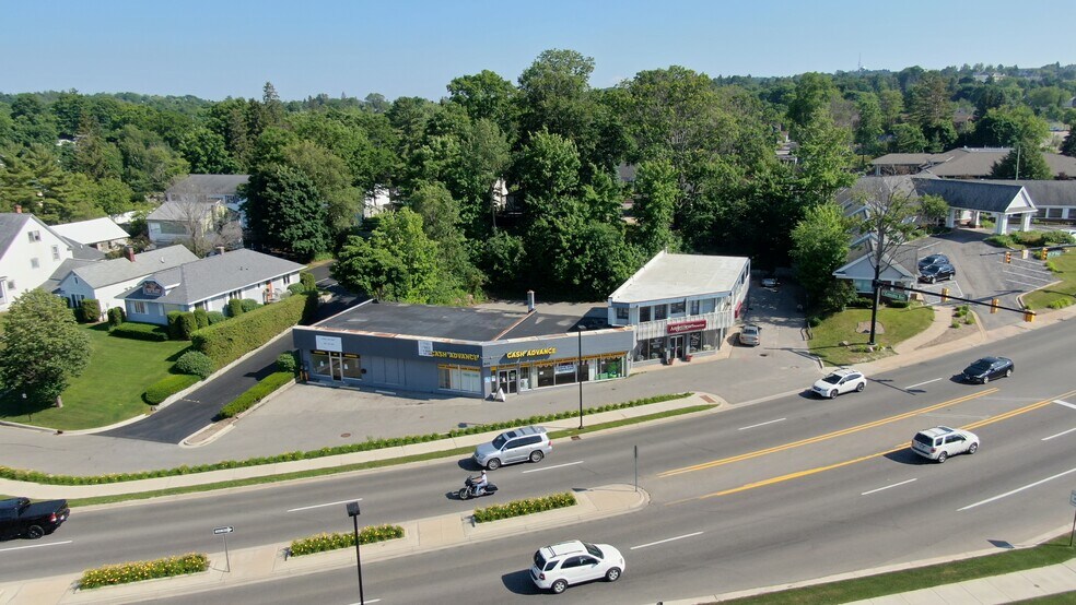 501 W Mitchell St, Petoskey, MI à vendre - Photo de l’immeuble – Image 2 sur 5
