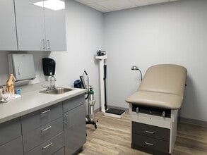 184-188 E 70th St, New York, NY à louer Photo intérieure– Image 2 sur 5