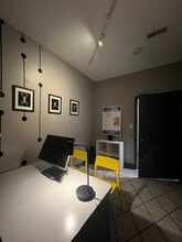 2128-2130 W Belmont Ave, Chicago, IL à louer Photo intérieure– Image 1 sur 2