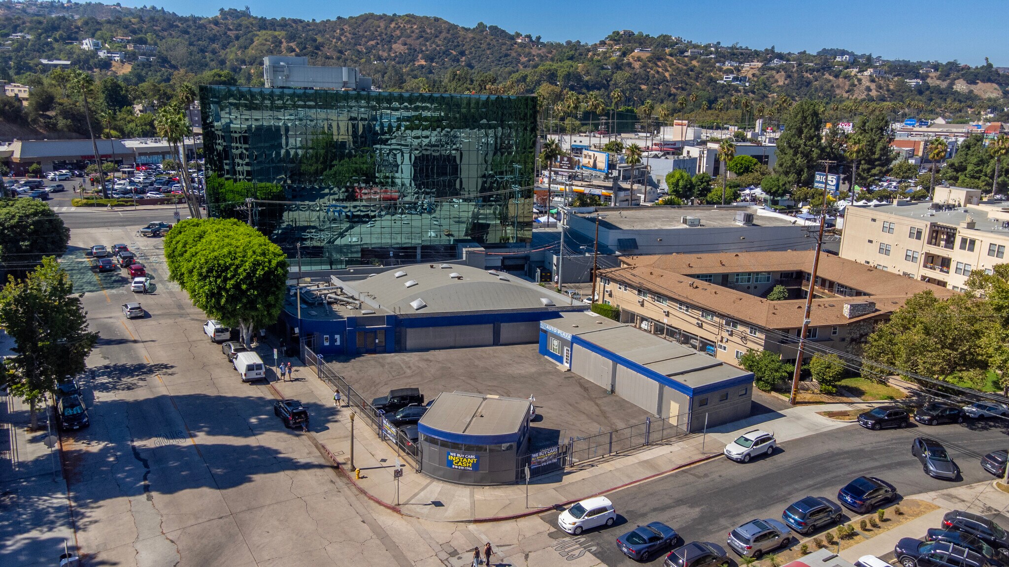 4021-4029 Radford Ave, Studio City, CA à louer Photo principale– Image 1 sur 9