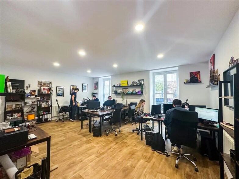 Bureau dans Paris à louer - Photo de l’immeuble – Image 2 sur 7